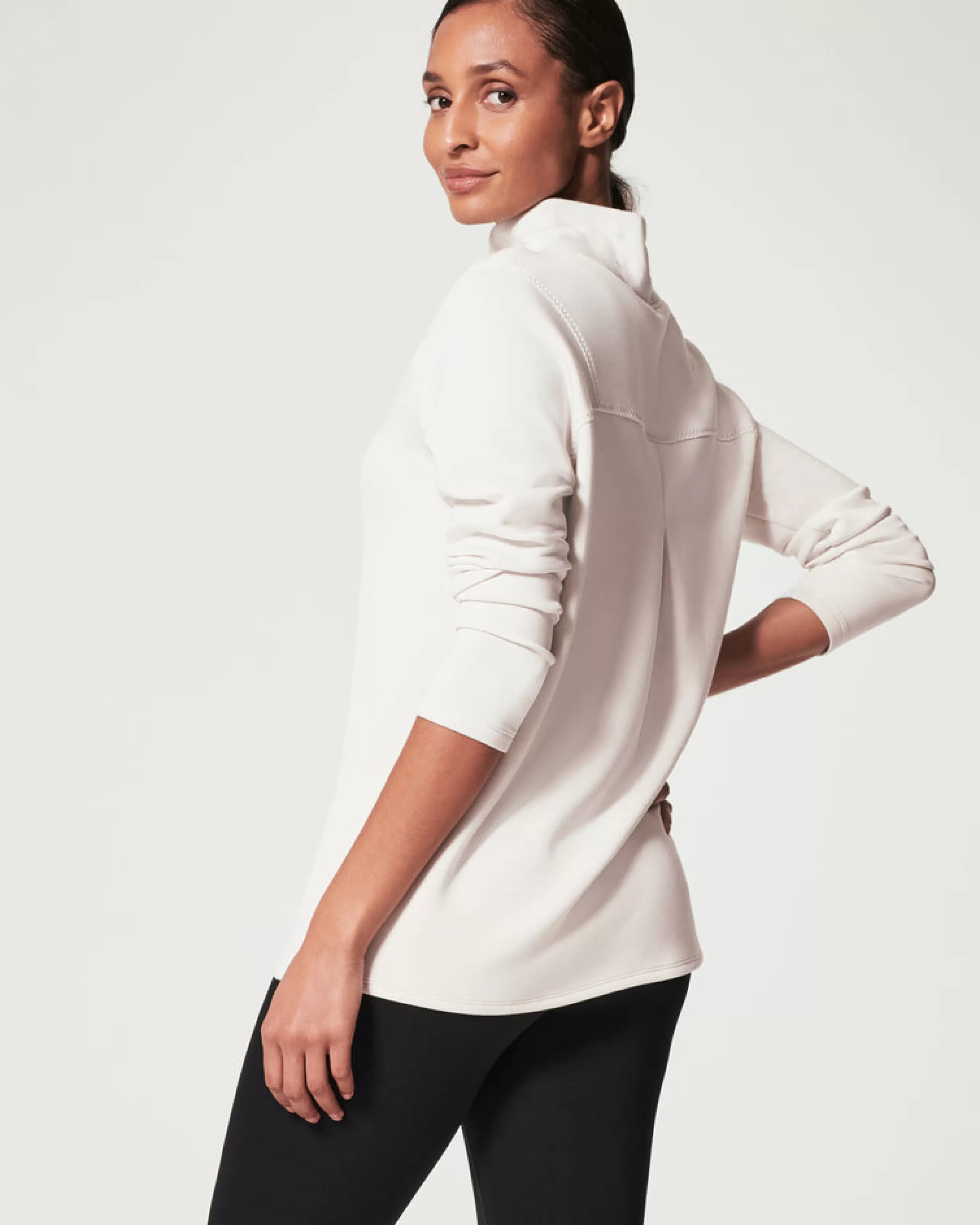 SPANX Athelisure^Airessentials 'Got-Ya-Covered' Pullover Top In White Cloud