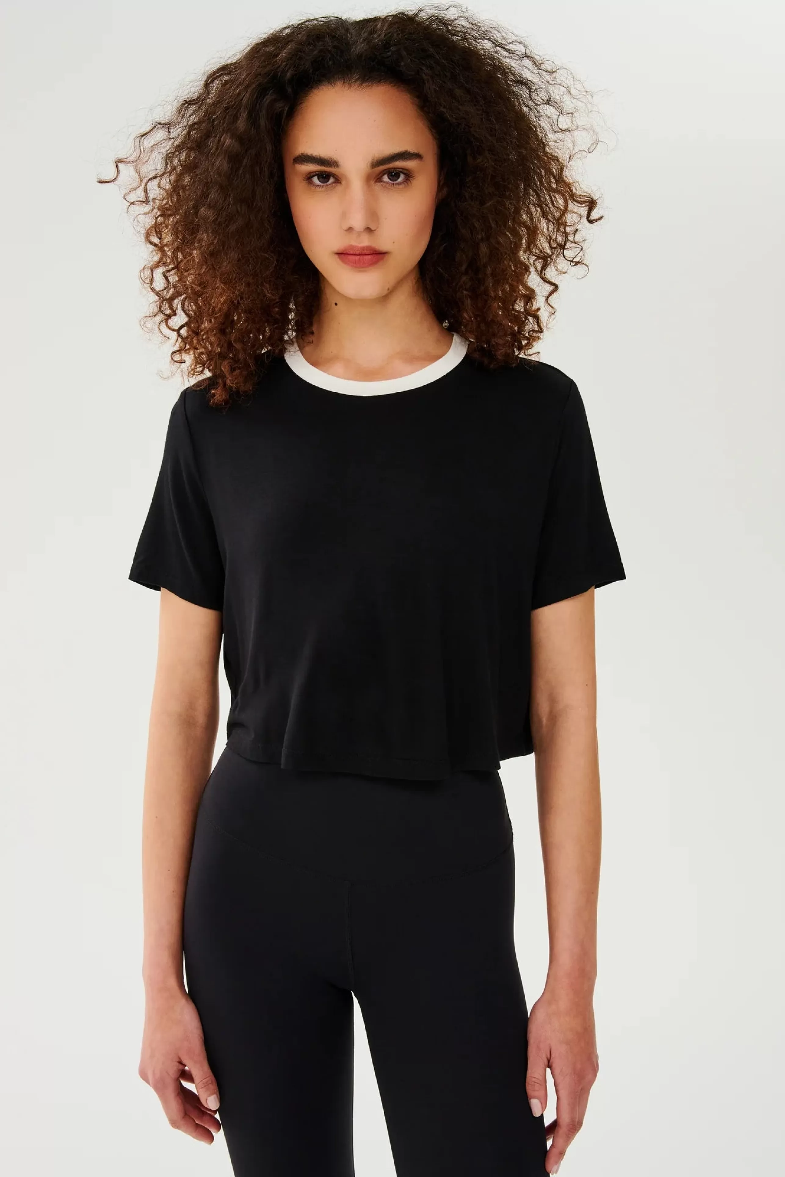 SPLITS59 Athelisure^Djuna Crop Ringer Tee In Black/White